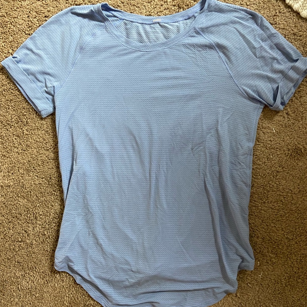 Lululemon t-shirt. Size 6/8